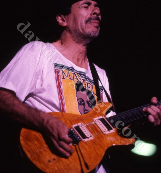Carlos Santana 1988.jpg